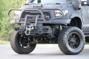 Toyota Tundra CrewMax 4x4 Zombie Apocalypse 2013 года 